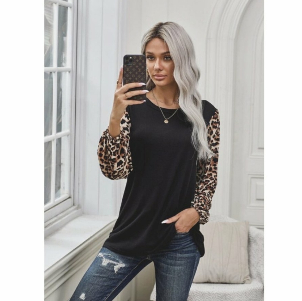 HOST PICK x2 Long sleeved leopard print top - Picture 3 of 7